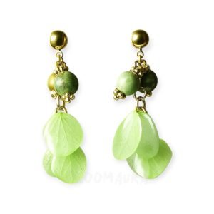 Verdant Gleam – Green Hydrangea & Serpentine Crystal Earrings